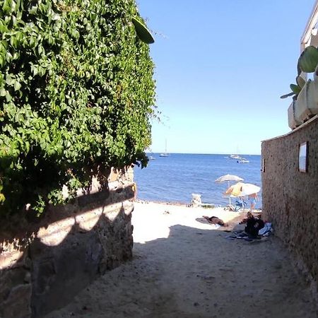 Appartamento Fracco'S House S. Marinella Fronte Mare 36' Di Treno Da Roma Santa Marinella Esterno foto
